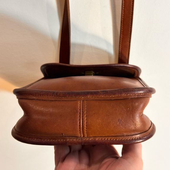 COACH Scooter Bag Long Adjustable Strap Leather Made in Costa Rica Flap - Picture 10 of 14